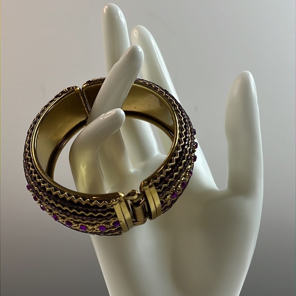 90s Vintage Purple Gold Tone Jeweled Rhinestone Beaded Bracelet with Spring - Picture 5 of 15